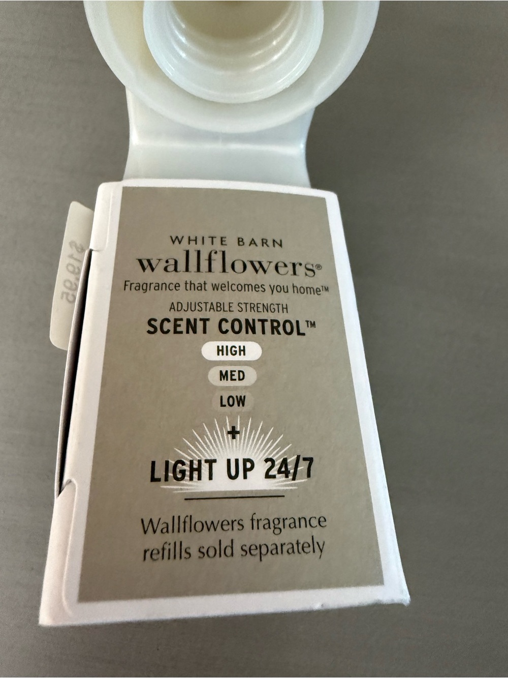 Bath & Body Works WATERING CAN Nightlight Wallflower Plug Backyard Honeysuckle - Picture 11 of 13